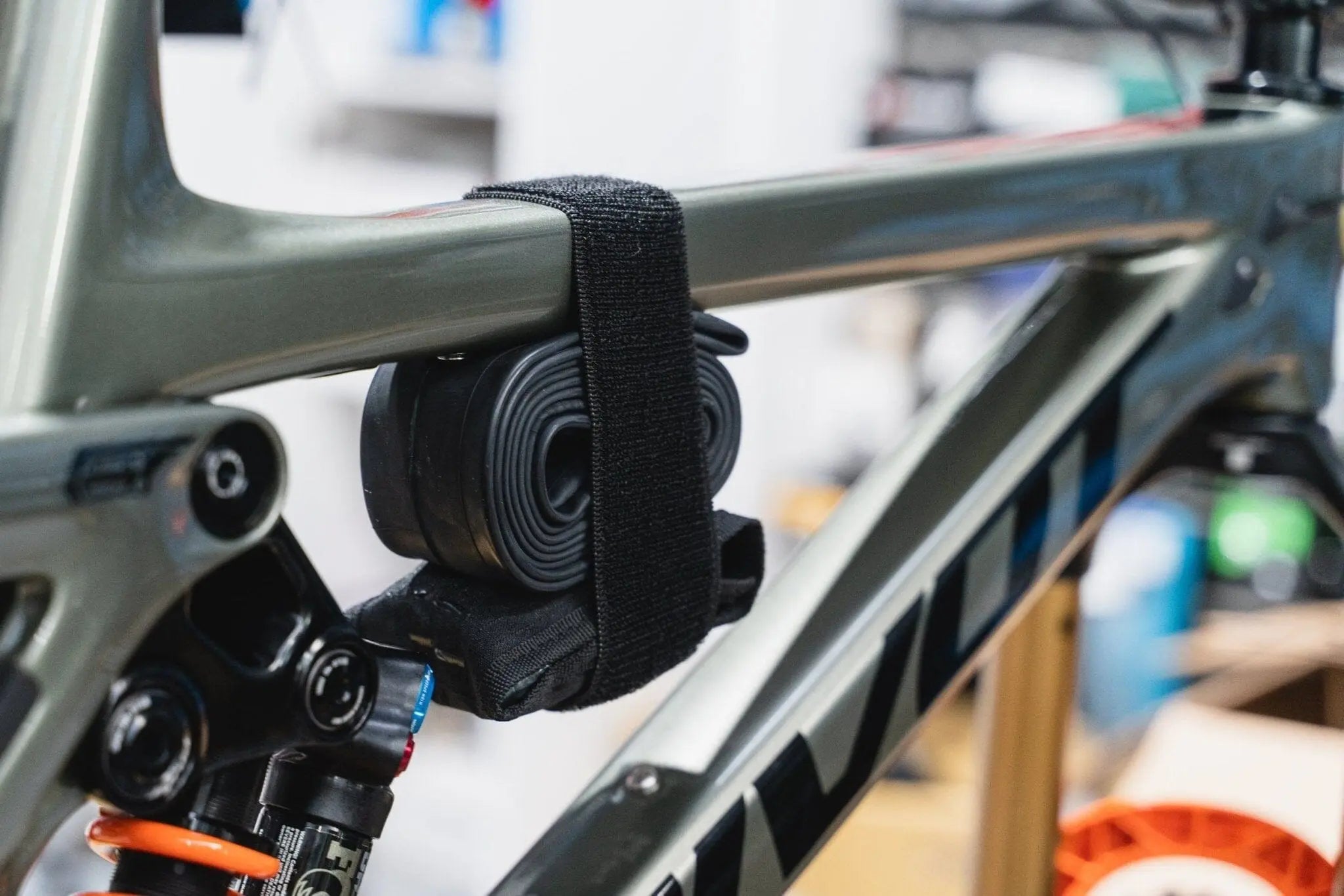 Raceface Stashwrap tool and tube wrap Bike Parts Raceface