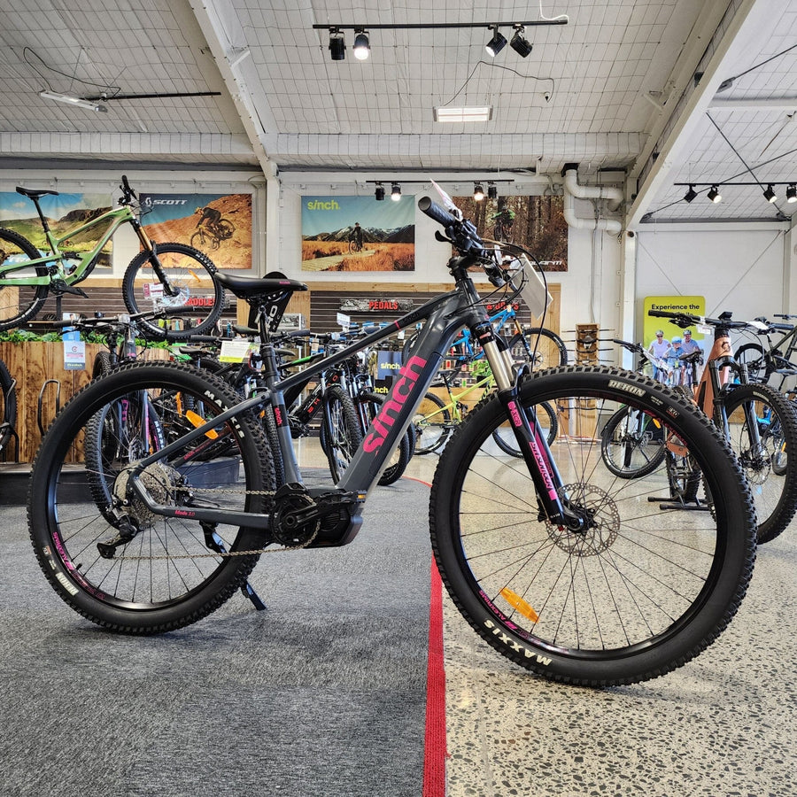 Sinch Mode 3 Black Pink Medium Bikes Sinch